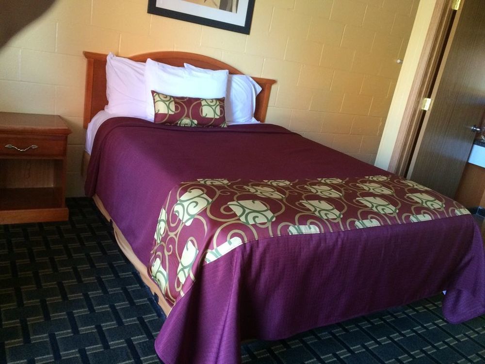 Sleep-ees Inn Saginaw Kamer foto