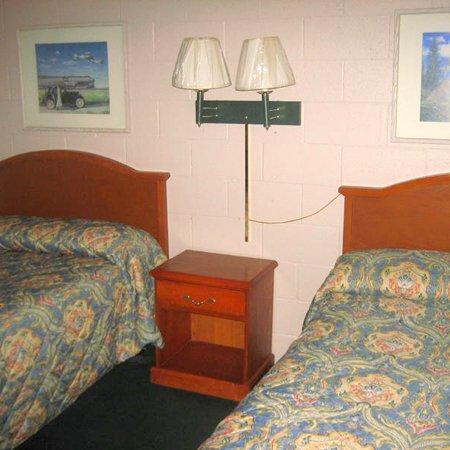 Sleep-ees Inn Saginaw Kamer foto