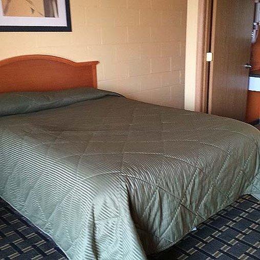 Sleep-ees Inn Saginaw Buitenkant foto